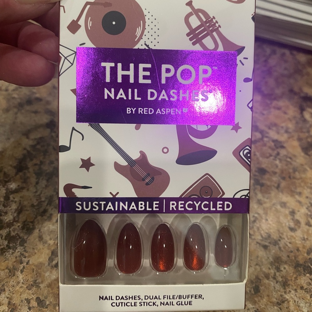 Red Press-On Nails - Match my mood, Marlowe